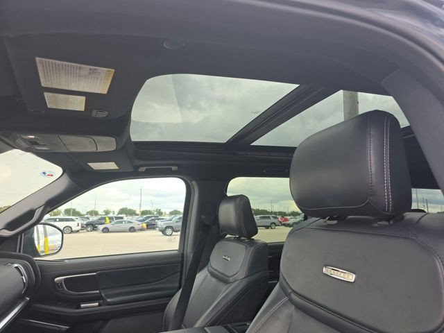Used 2025 Ford Expedition Max Platinum w/ Stealth Appearance Package AWD/4WD image 18
