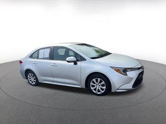 Used 2025 Toyota Corolla LE video 2