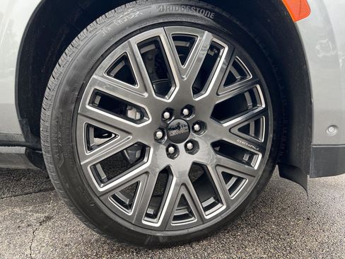 Used 2023 GMC Yukon Denali Ultimate AWD/4WD image 2