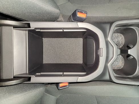 Used 2021 Toyota RAV4 LE image 28