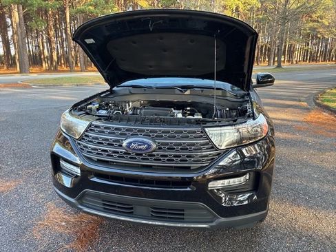 Used 2022 Ford Explorer XLT w/ Equipment Group 202A image 20