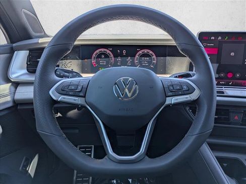 New 2026 Volkswagen Tiguan SE R-Line FWD image 15