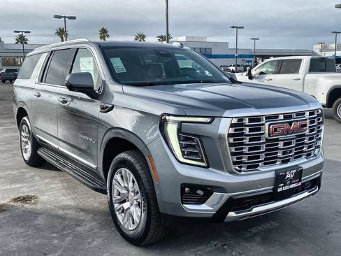 Used 2026 GMC Yukon XL Denali w/ Advanced Technology Package AWD/4WD image 16