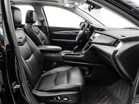 Used 2019 Cadillac XT5 Premium Luxury w/ Advanced Security Package FWD image 28
