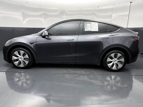 Used 2024 Tesla Model Y Long Range AWD/4WD image 4