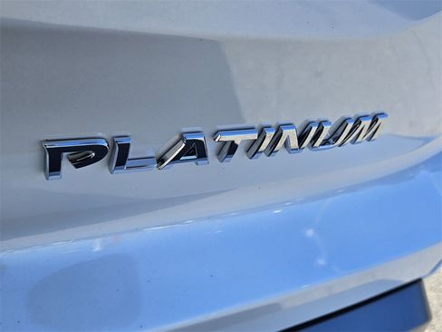 New 2025 Nissan Pathfinder Platinum image 10