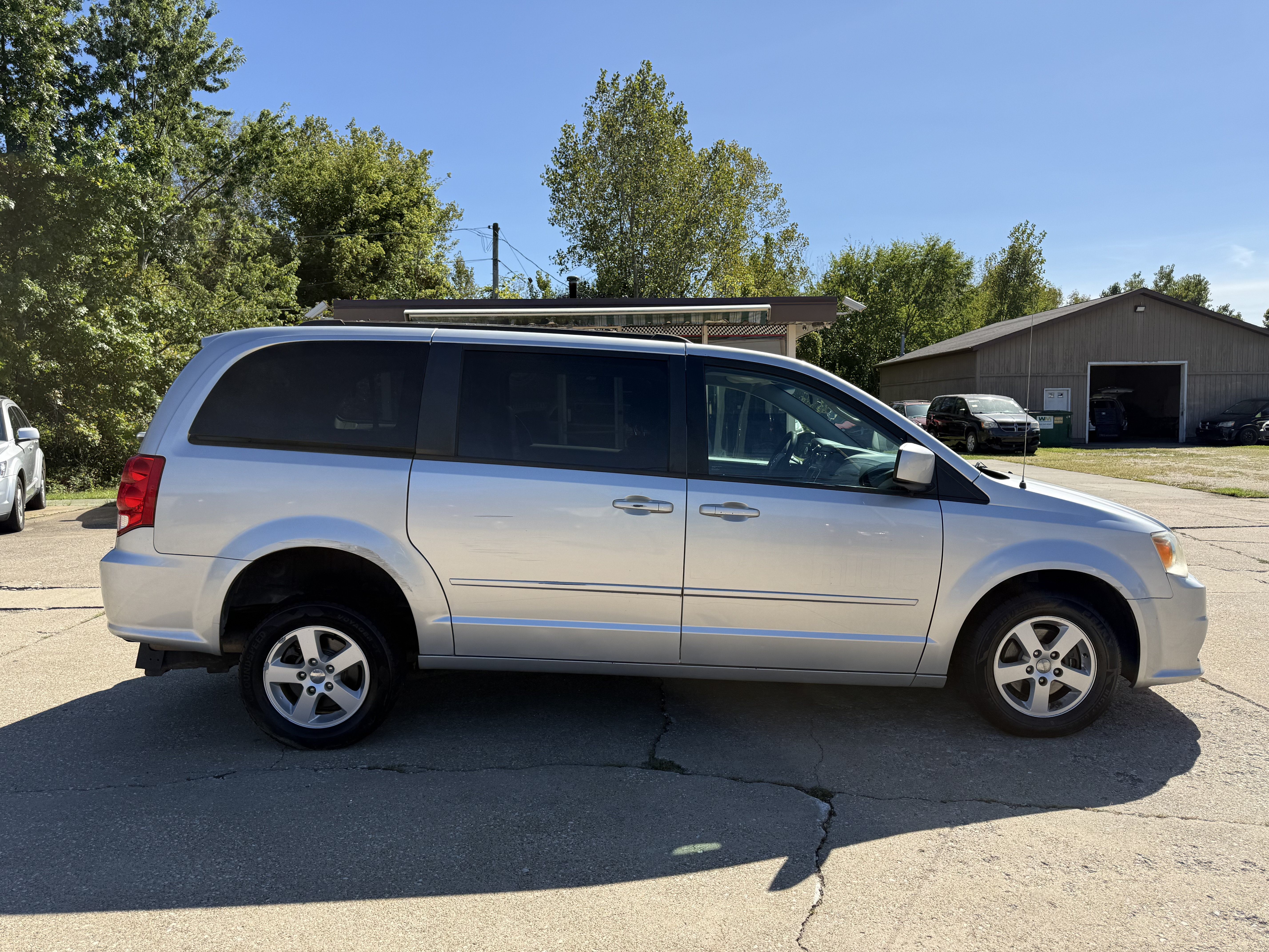 Used 2012 Dodge Grand Caravan SXT FWD image 7
