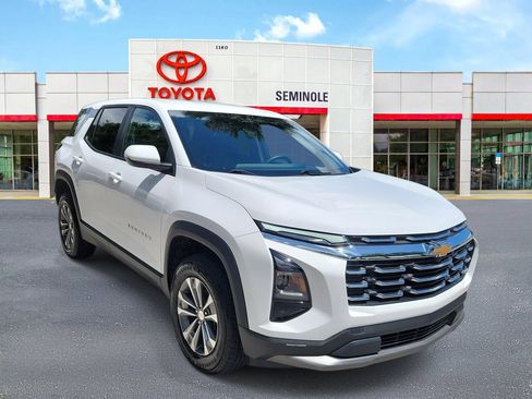Used 2026 Chevrolet Equinox LT FWD image 2