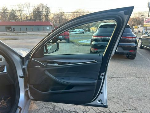 Used 2019 BMW 530i xDrive image 21