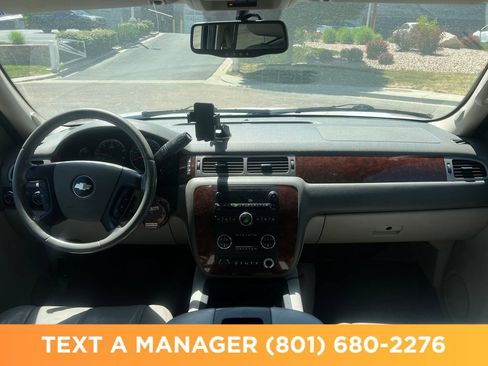 Used 2009 Chevrolet Tahoe LT w/ Luxury Package AWD/4WD image 19