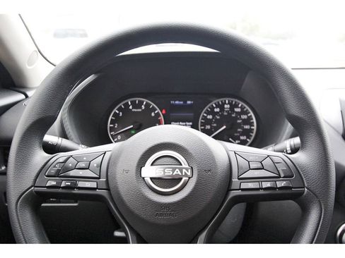 Used 2025 Nissan Sentra S FWD image 9