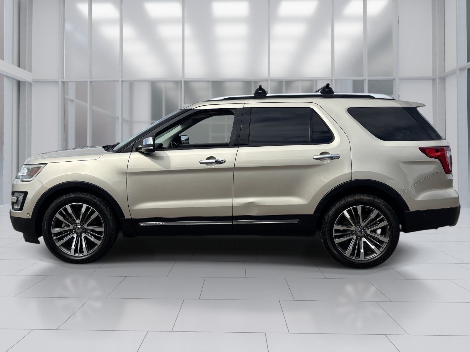 Used 2017 Ford Explorer Platinum AWD/4WD image 3