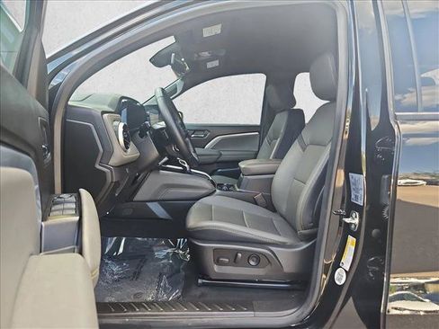 Used 2024 Chevrolet Colorado ZR2 w/ ZR2 Convenience Package III AWD/4WD image 16