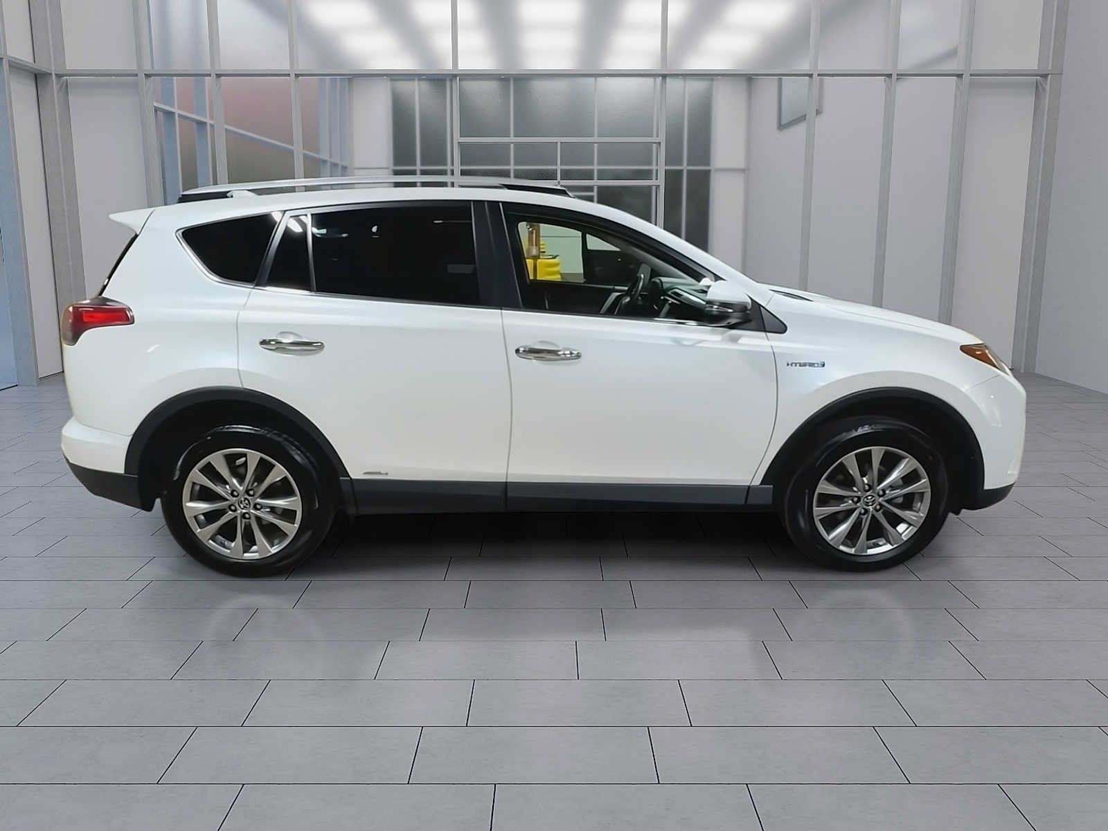 Used 2016 Toyota RAV4 Limited w/ Advanced Technology Package AWD/4WD image 9