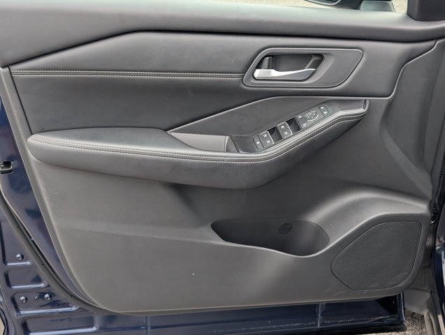 Used 2026 Nissan Rogue SL FWD image 14