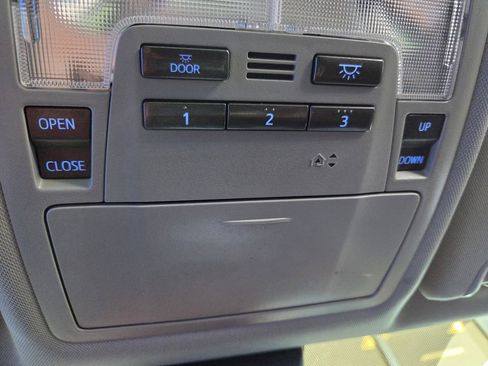 Used 2019 Toyota Highlander SE AWD/4WD image 63