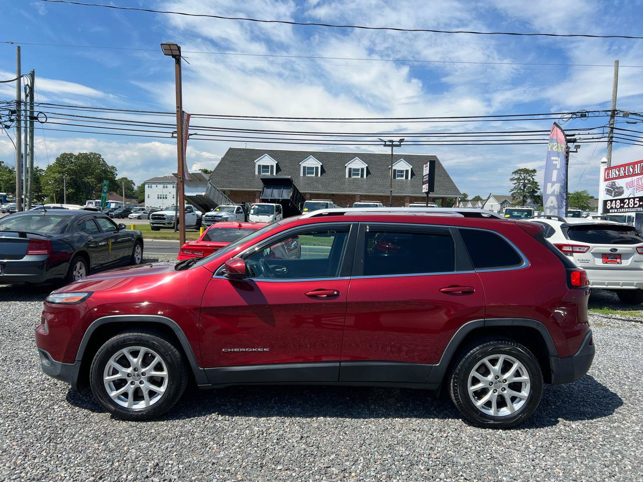Used 2015 Jeep Cherokee Latitude w/ Cold Weather Group FWD image 4