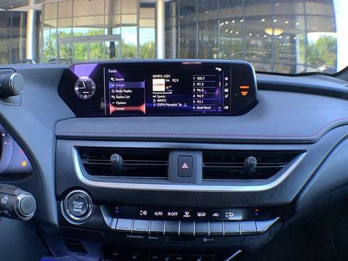 Used 2019 Lexus UX 200 F Sport w/ F Sport Premium Package FWD image 16