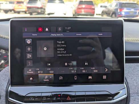 Used 2023 Jeep Compass Latitude image 20