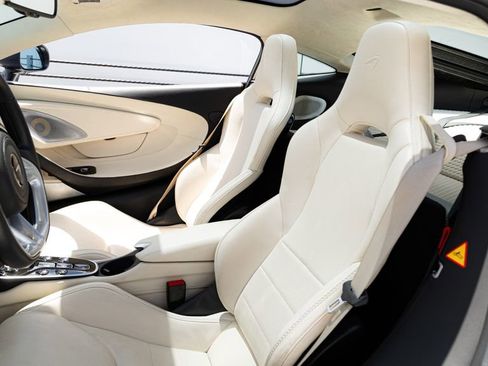 Used 2023 McLaren GT RWD image 14