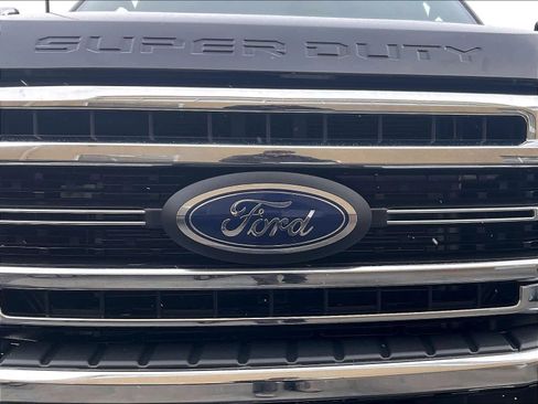 Used 2022 Ford F350 Lariat w/ Chrome Package image 33