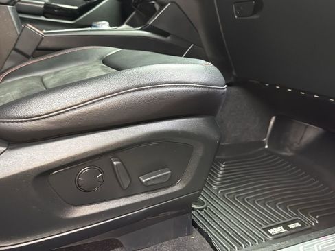 Used 2023 Ford Explorer ST-Line w/ Class IV Trailer Tow Package image 25