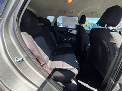 Used 2025 Kia Soul LX w/ LX Technology Package FWD image 38