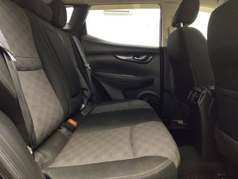 Used 2017 Nissan Rogue Sport SV FWD image 19