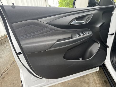 Used 2025 Buick Envista Sport Touring image 6