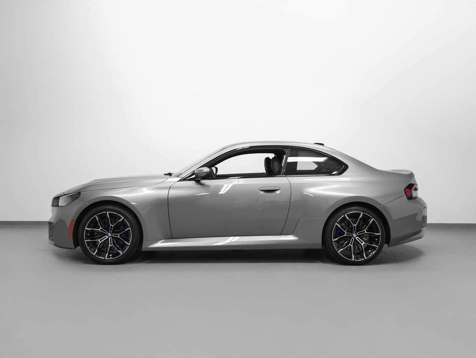Used 2026 BMW M2 w/ Lighting Package RWD image 2