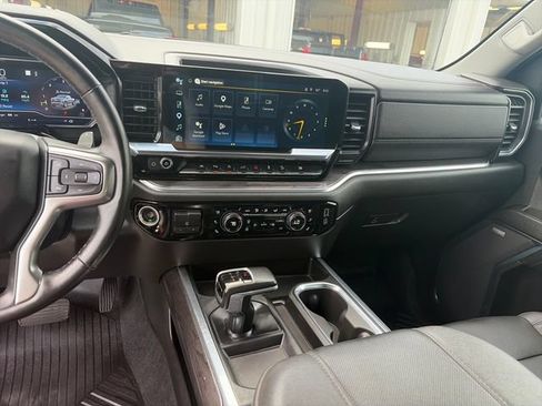 Used 2023 Chevrolet Silverado 1500 LTZ AWD/4WD image 17