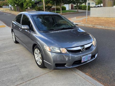 Used 2010 Honda Civic LX image 3