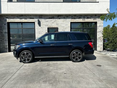 Used 2021 Ford Expedition Limited AWD/4WD image 6
