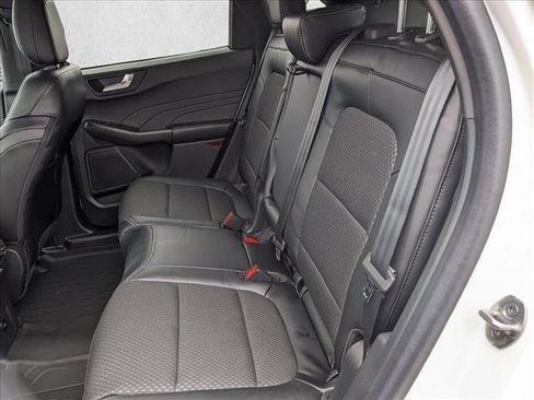 Used 2024 Ford Escape SE image 16