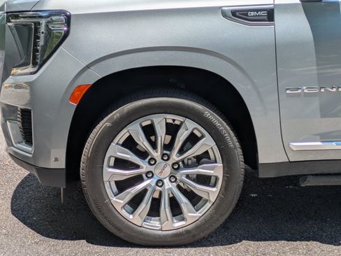 Used 2024 GMC Yukon XL Denali w/ Advanced Technology Package AWD/4WD image 14