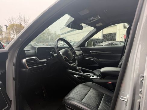 Used 2024 Kia Telluride SX X-Pro image 11
