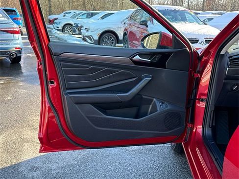 Certified 2023 Volkswagen Jetta SEL image 9