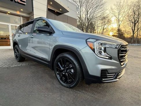 Used 2023 GMC Terrain SLE image 6