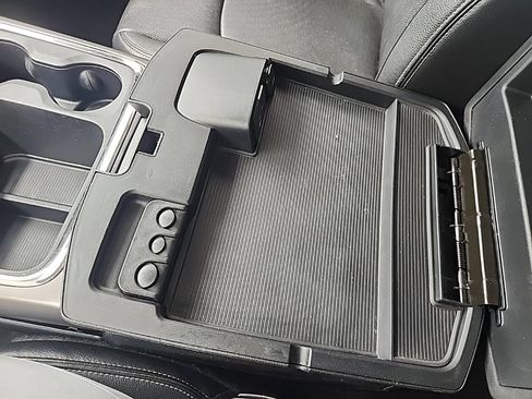Used 2017 RAM 1500 Sport AWD/4WD image 23