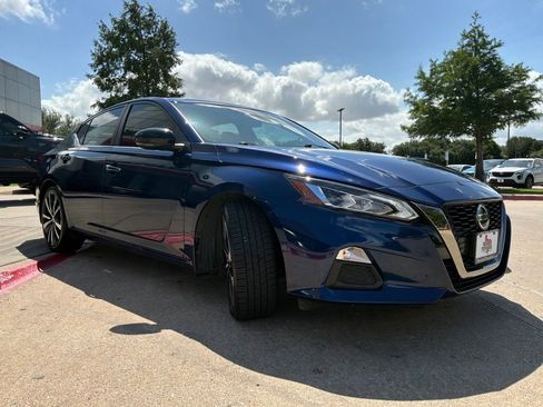 Used 2021 Nissan Altima 2.5 SR w/ SR Premium Package FWD image 4