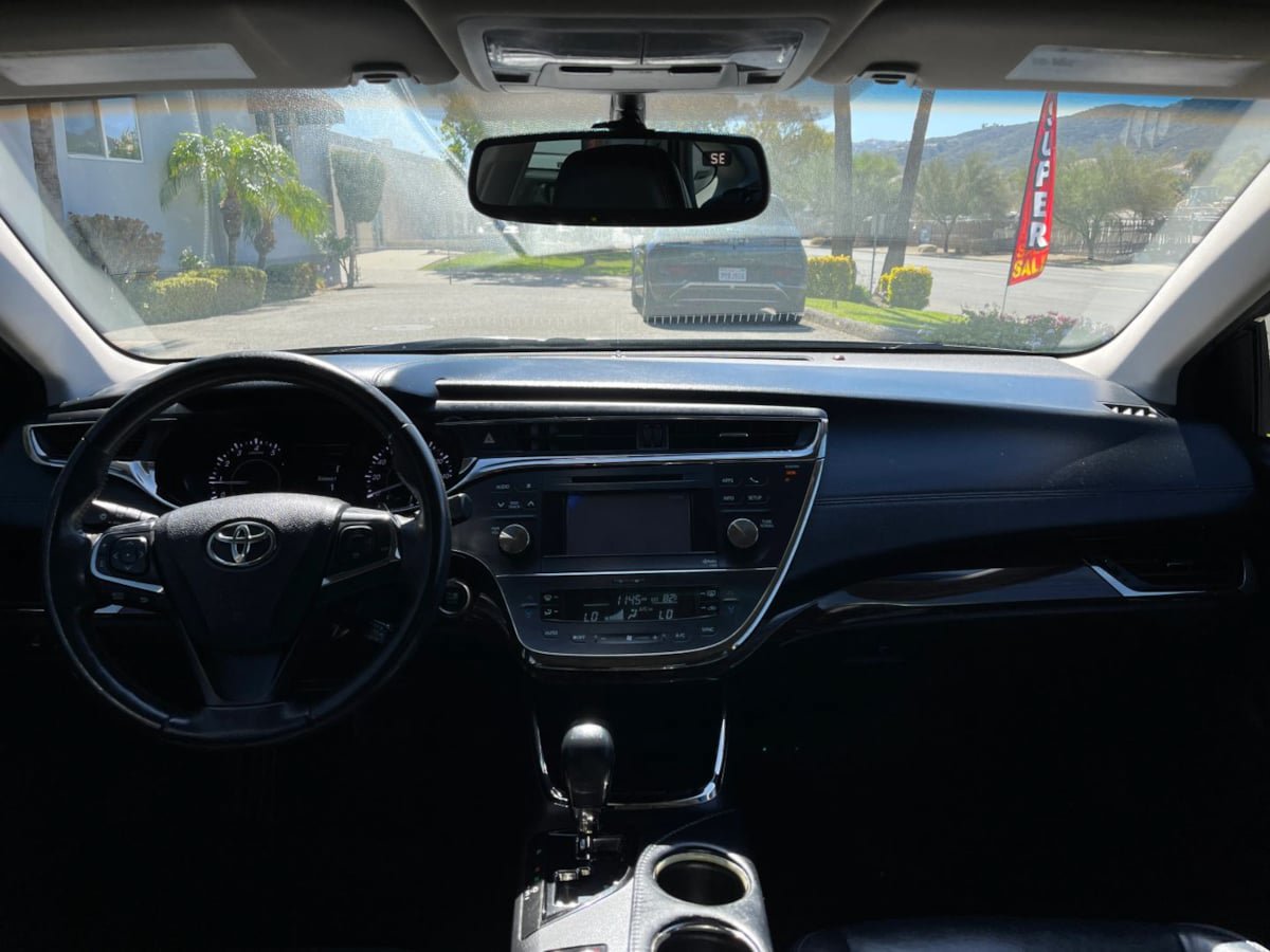 Used 2014 Toyota Avalon XLE Touring FWD image 10