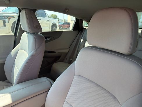 Used 2016 Chevrolet Malibu LT FWD image 17