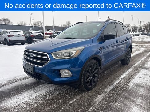 Used 2017 Ford Escape SE w/ Equipment Group 201A image 2