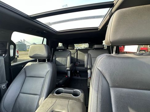 Used 2022 Chevrolet Tahoe Z71 w/ Luxury Package image 25