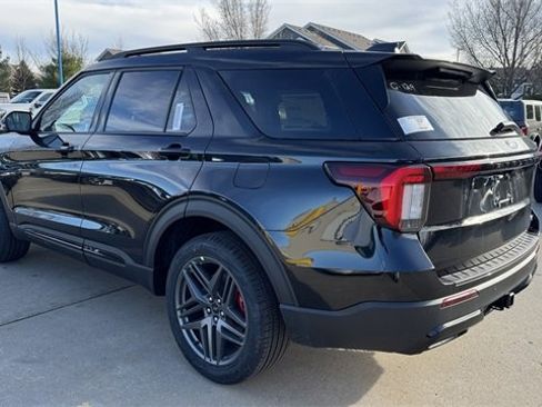 New 2026 Ford Explorer ST-Line w/ ST-Line Street Pack image 7
