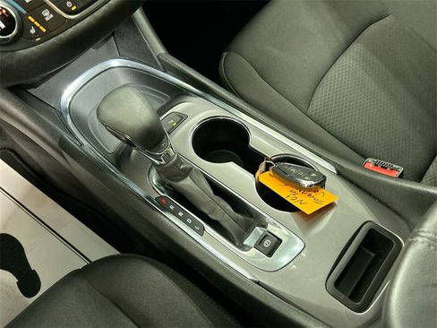 Used 2022 Chevrolet Malibu LT image 17