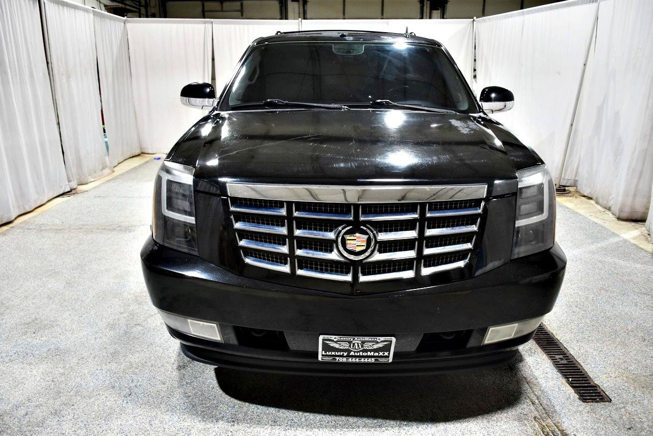 Used 2014 Cadillac Escalade Luxury RWD image 2