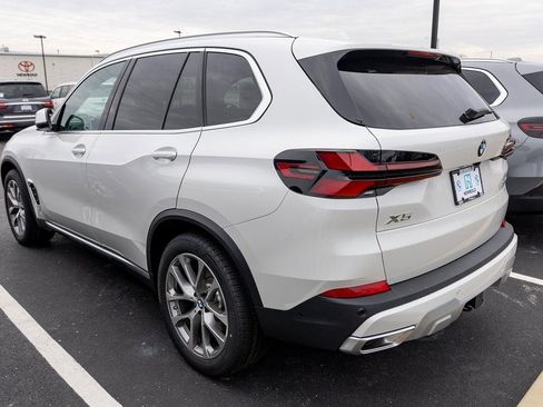 New 2026 BMW X5 xDrive40i w/ Premium Package image 2