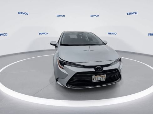 Used 2023 Toyota Corolla LE image 3