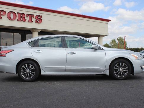 Used 2015 Nissan Altima 2.5 S w/ Special Edition Package image 3